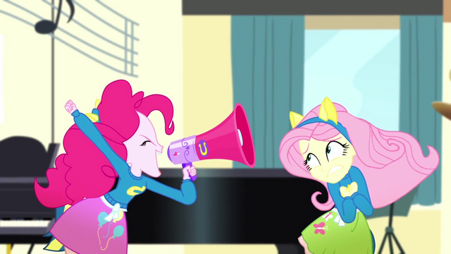 File:Pinkie Pie shouting very loudly SS4.png