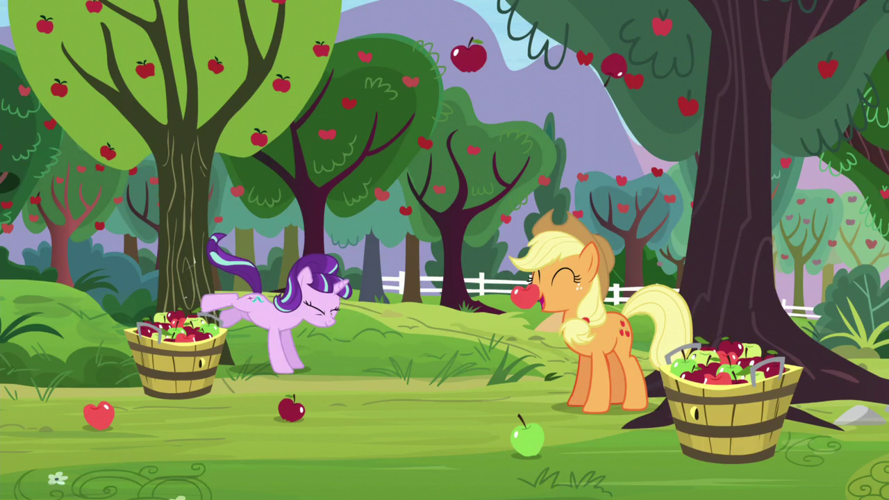 Image - Starlight bucks apple tree; apples fall down S5E26 