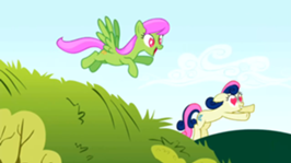 266px-The ponies run towards Smarty Pants S2E03