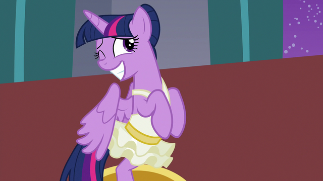 File:Twilight Sparkle has limited faith in Starlight S7E10.png