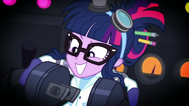 File:Twilight Sparkle holding two ends of a plug SS5.png