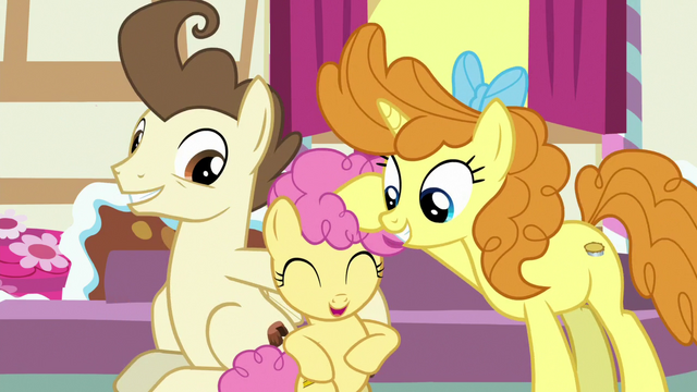 File:Pumpkin Cake ruffling Li'l Cheese's mane S9E26.png