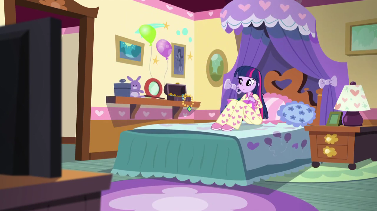 https://vignette.wikia.nocookie.net/mlp/images/f/ff/Twilight_alone_in_Pinkie%27s_bedroom_EG2.png/revision/latest?cb=20141028153822