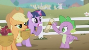 Spike hands over the letter S1E03