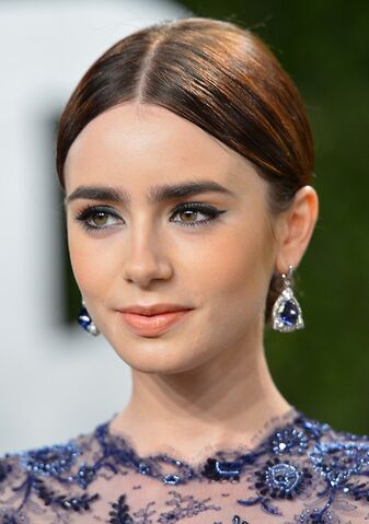 File:Lily-collins.jpg