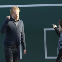 The Wow Factor | Modern Family Wiki | FANDOM powered by Wikia