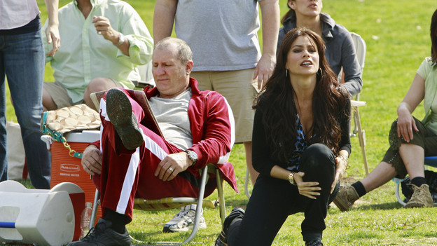 pilot modern family wiki fandom powered by wikia modern family resume joke