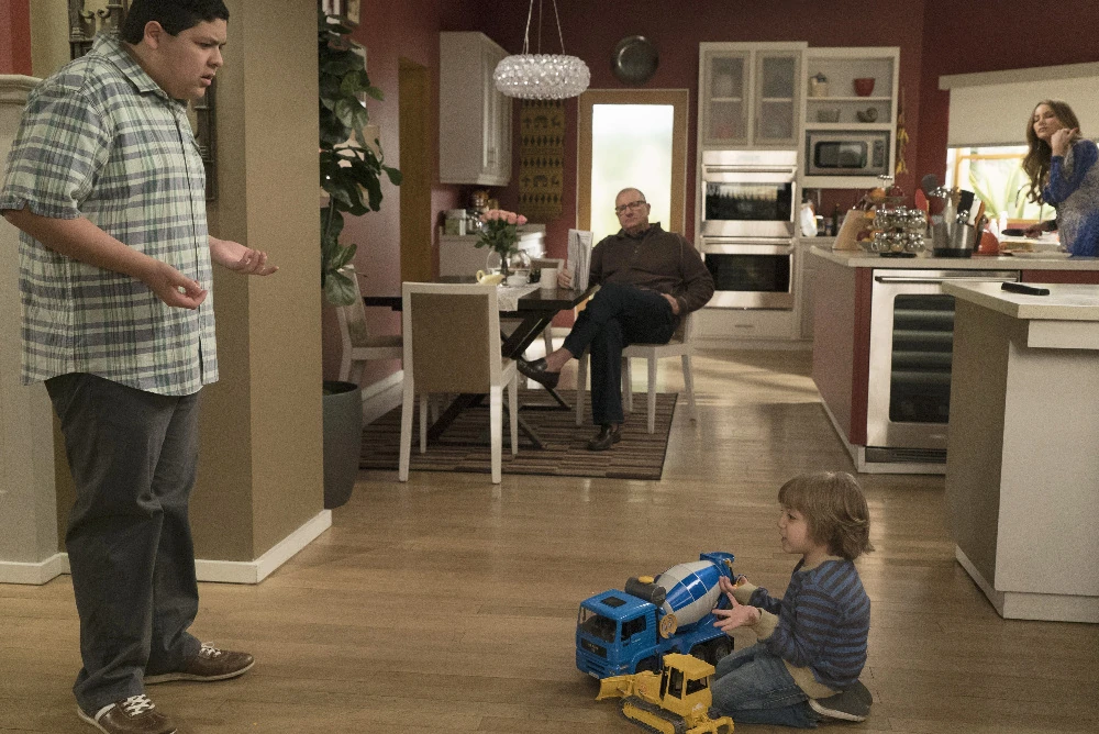 Modern Family Man Shouldn T Lie Song