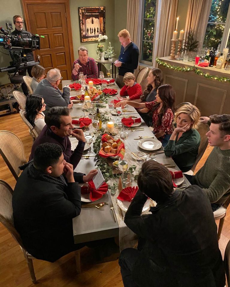 Modern Family Christmas 