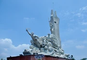 Tượng đài Long An