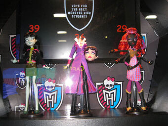 monster high comic con dolls