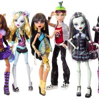 monster high dolls 2010