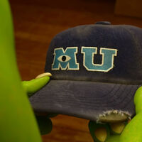 monsters u hat