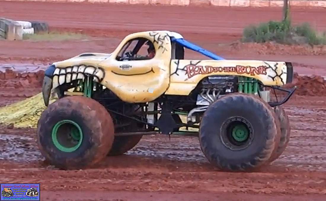 1 bad scoop monster truck