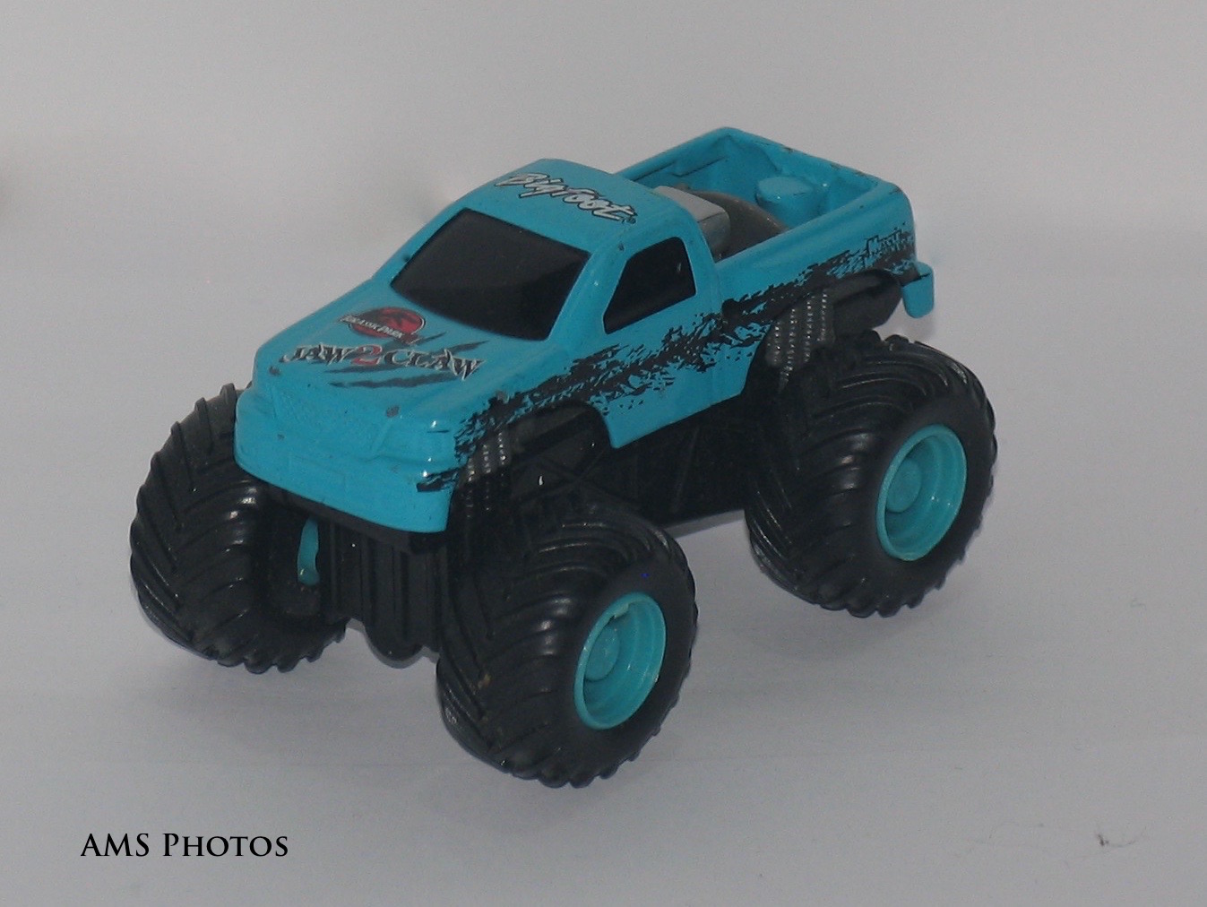 the claw monster truck toy