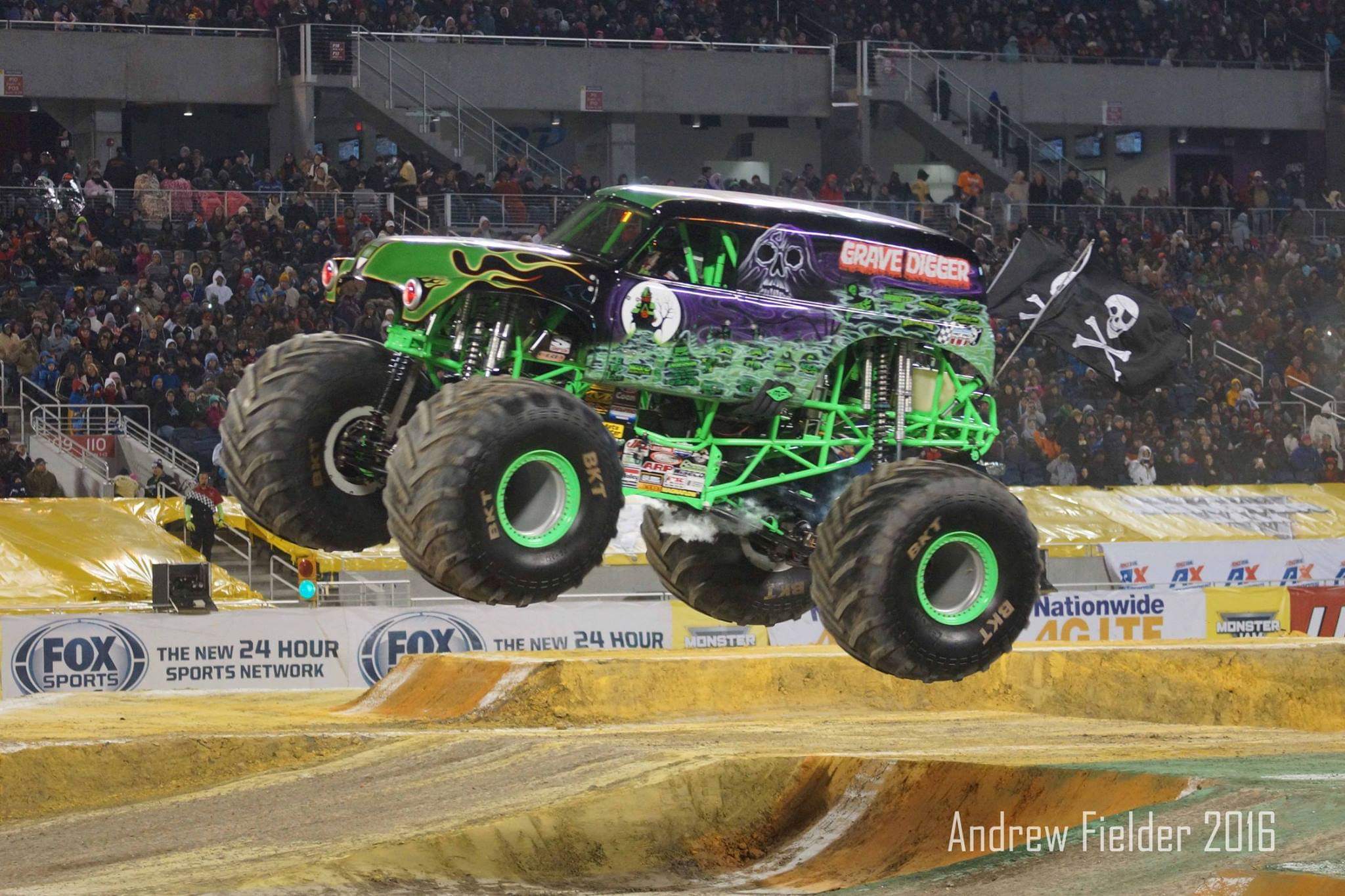 grave digger monster truck