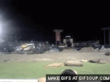 Monster-truck-close-call-o