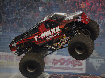 traxxas t maxx monster truck