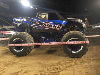 monster truck xmaxx