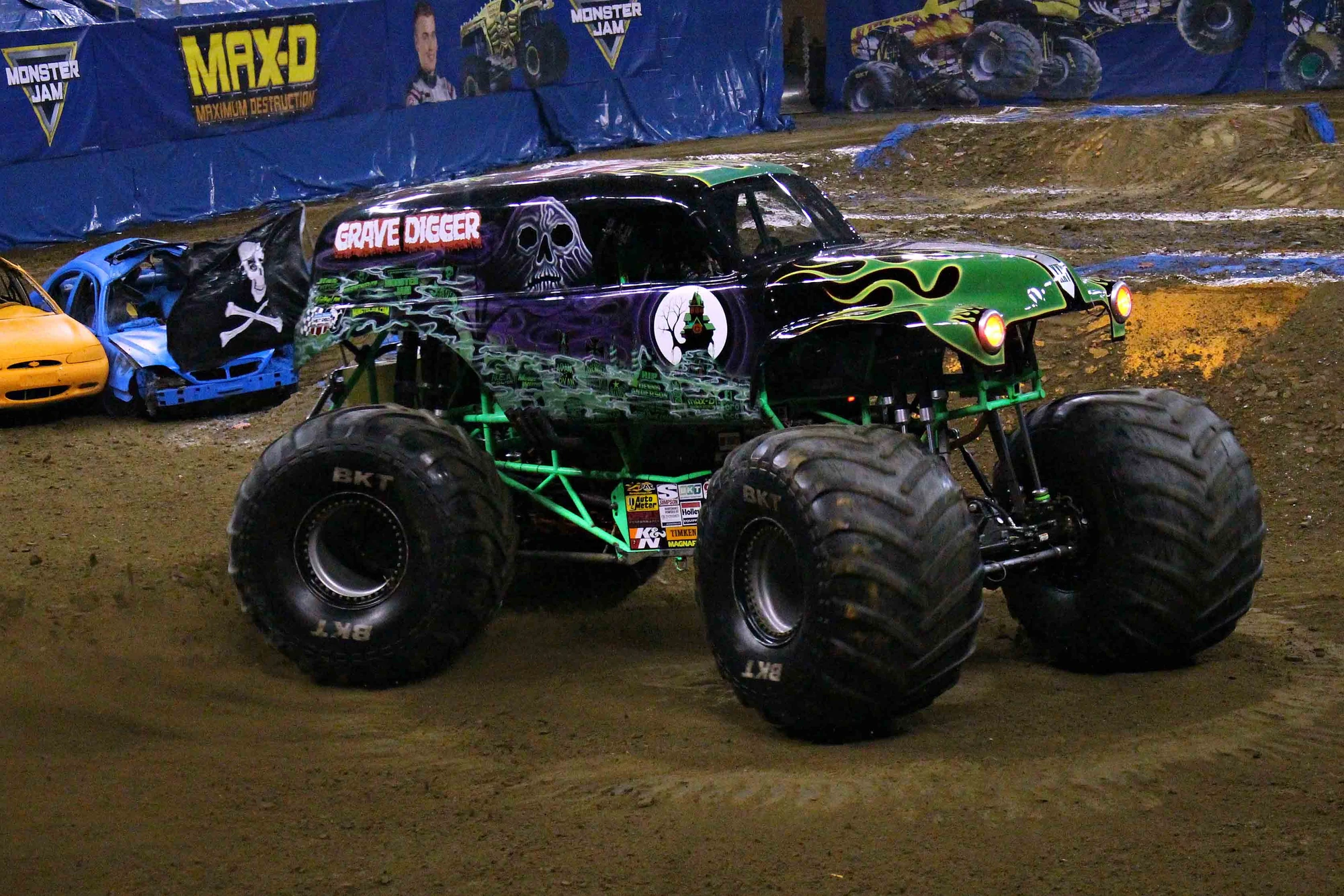 Grave digger машина