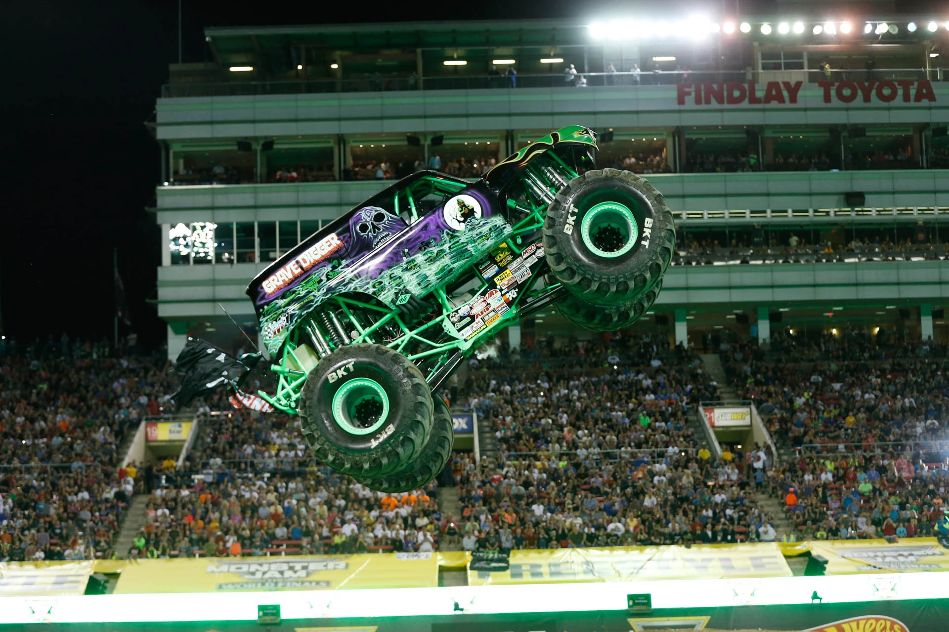 Grave digger машина