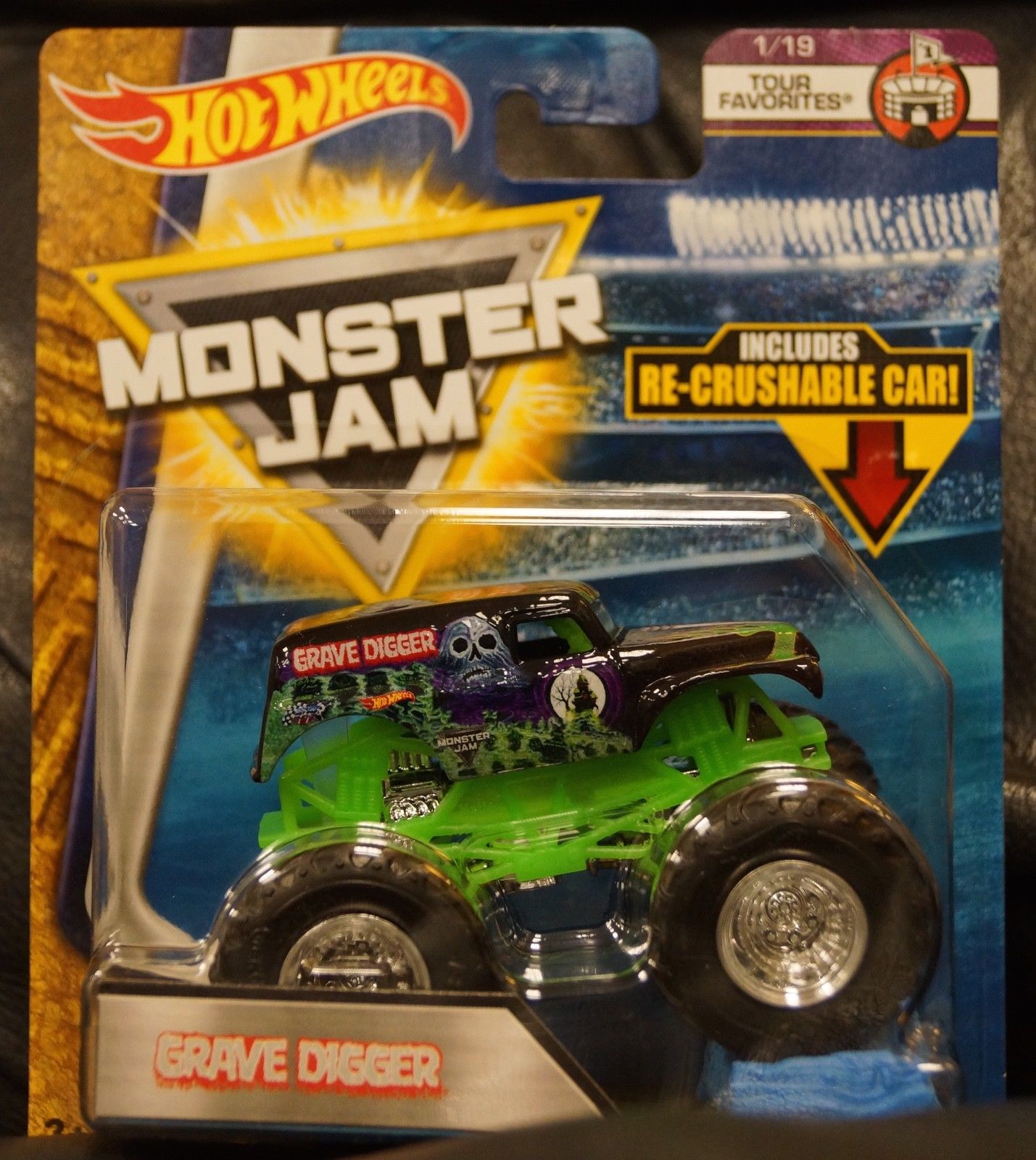 hot wheels monster jam giant grave digger