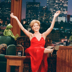 Jenna Elfman and Kermit