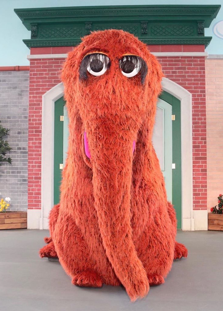 sesame street snuffleupagus        
        <figure class=