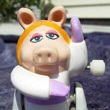 Miss Piggy S Karate Chops Muppet Wiki Fandom