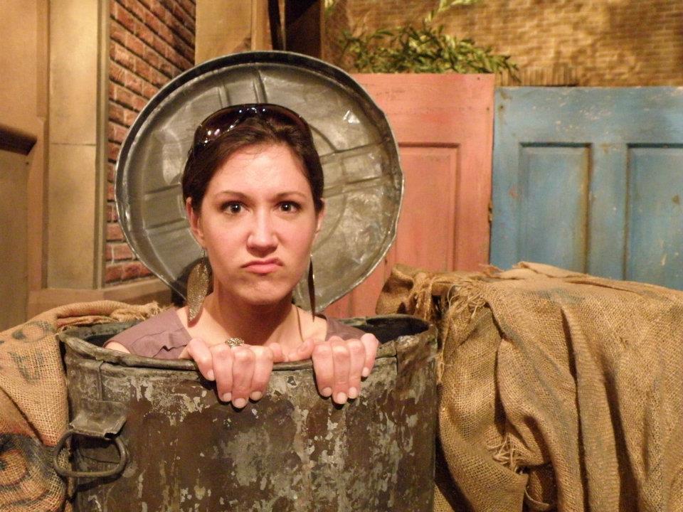 Image Kelly Vrooman oscar trashcan.jpg Muppet Wiki FANDOM powered