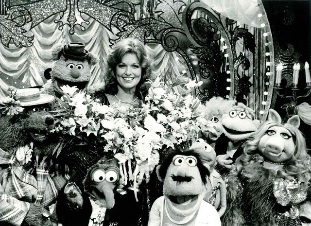File:Phyllis George02.jpg