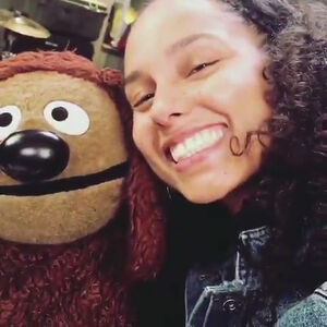 Alicia Keys and Rowlf