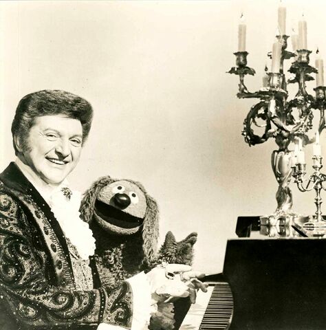 File:Liberace.jpg