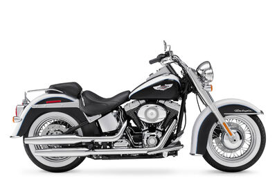 2009-Harley-Davidson-Softail-FLSTNSoftailDeluxea