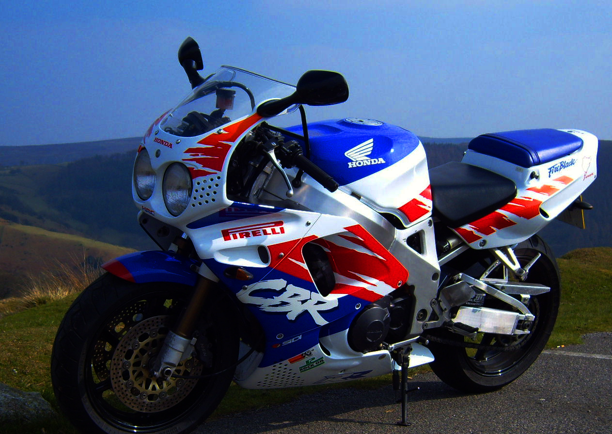 Honda cbr 900rr fireblade