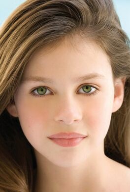 10.Lucy Weasley - 16 Años