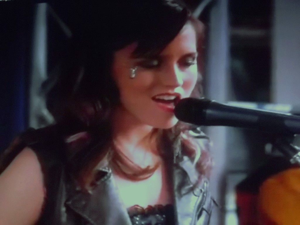Siren Song | My Babysitter's a Vampire Wiki | FANDOM powered by Wikia