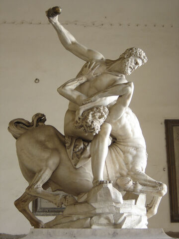 Bestand:Florence statue hercules killing the centaur.jpg