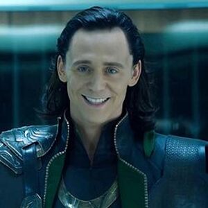 https://vignette.wikia.nocookie.net/mythology/images/a/aa/Loki_in_Avengers_%282%29.jpg/revision/latest/top-crop/width/300/height/300?cb=20120801222615