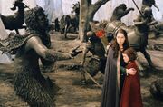 1000px-Susan and lucy with tumnus in the courtyard
