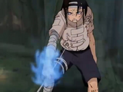 Neji envía su chakra a través de la técnica de Kidōmaru