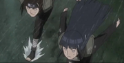 Hinata y Neji corriendo hacia donde está Naruto para ayudarlo