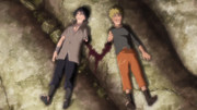 Naruto y Sasuke heridos por el combate vuelven a su antigua amistad