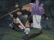 Neji ataca a Kidōmaru con los Ocho Trigramas Sesenta y Cuatro Palmas