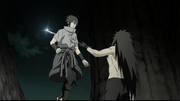 Madara atinge Sasuke (Anime)