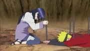 Hinata tentando salvar o Naruto