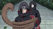 Orochimaru tratando de poseer a itachi