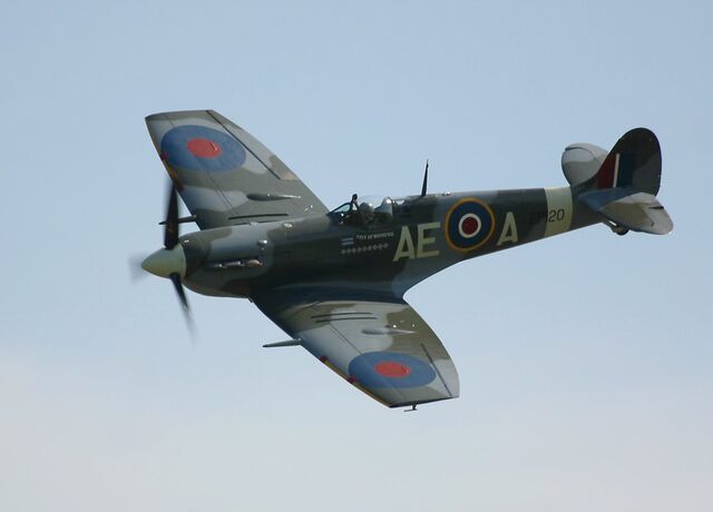 File:SpitfireEp120Banking30DegreesLeft10oClock.jpg