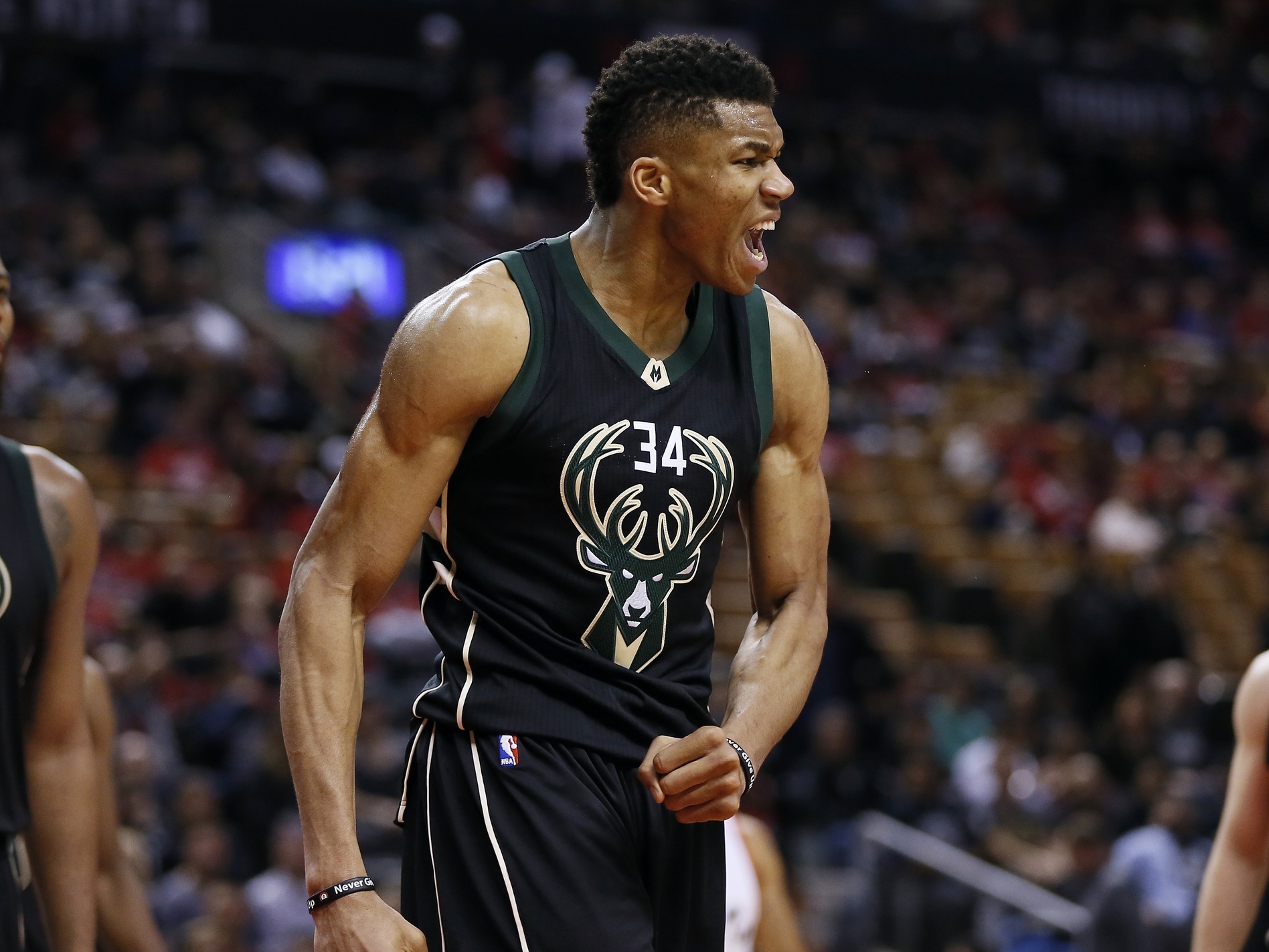 Giannis Antetokounmpo’s Amazing Journey – Life as a Basketball Lover