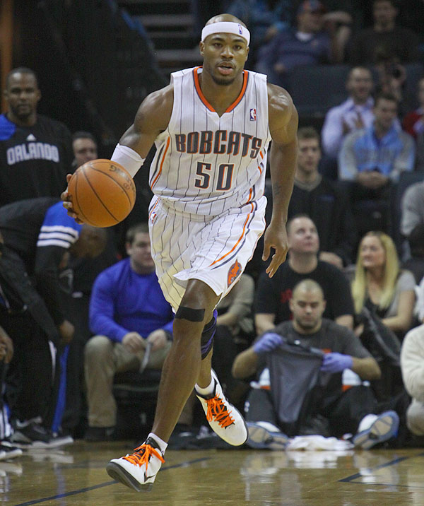 nba players that wear new balance